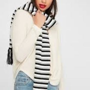 ROXY/QUICKSILVER FRINGED STRIPED ROXY SCARF